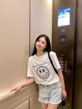 三维立体压花?夜光发光工艺个性字母上衣休闲T，女装，拉菲·玛索