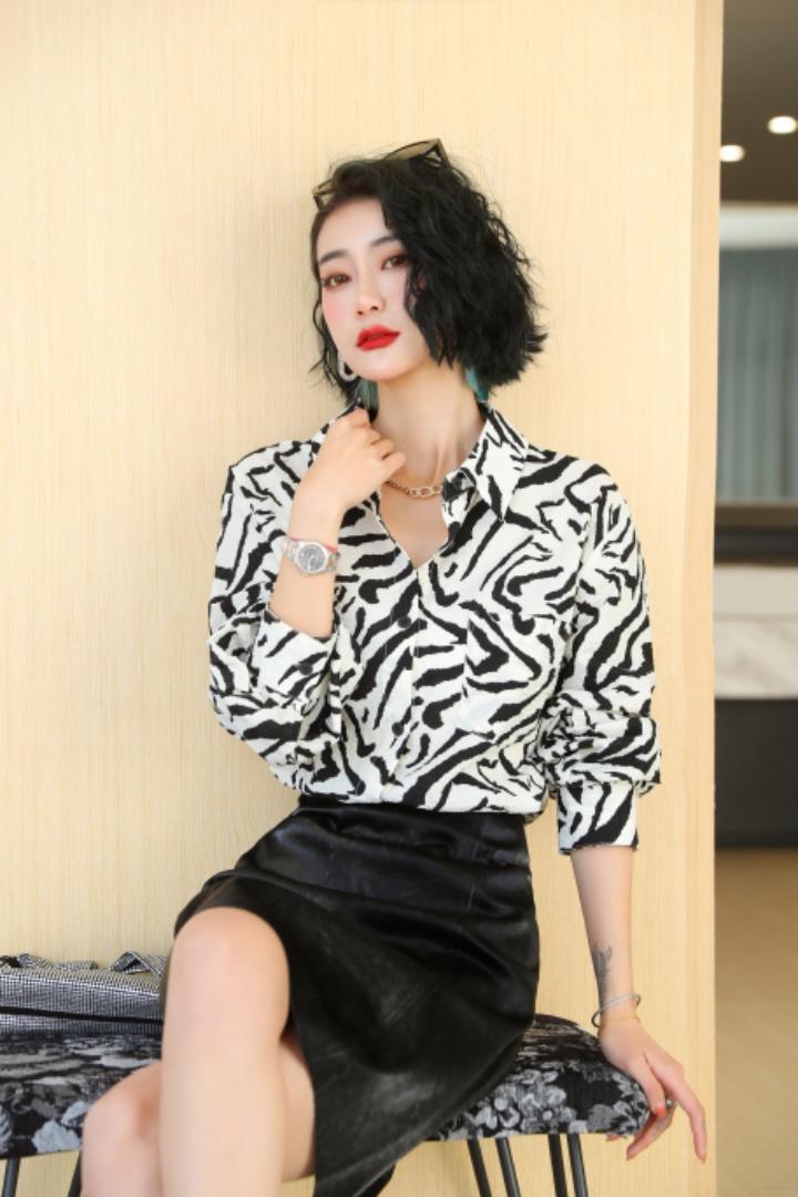 简约大气，女装，卓儿衣人