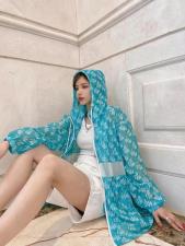 W773欧洲站夏季新款时尚休闲潮接接大版字母印花防晒衣，女装，L·H·X