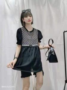 女装