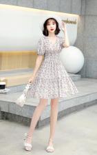 夏季新款韩版雪纺碎花连衣裙，女装连衣裙，时尚靓女孩