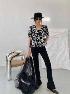 夏季新款 梯型领黑白印花上衣 现货供应，女装，AUDREY WANG
