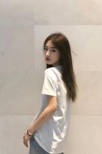 DG877春季新品可爱刺绣小脚丫百搭短袖T恤，女装T恤，L·H·X