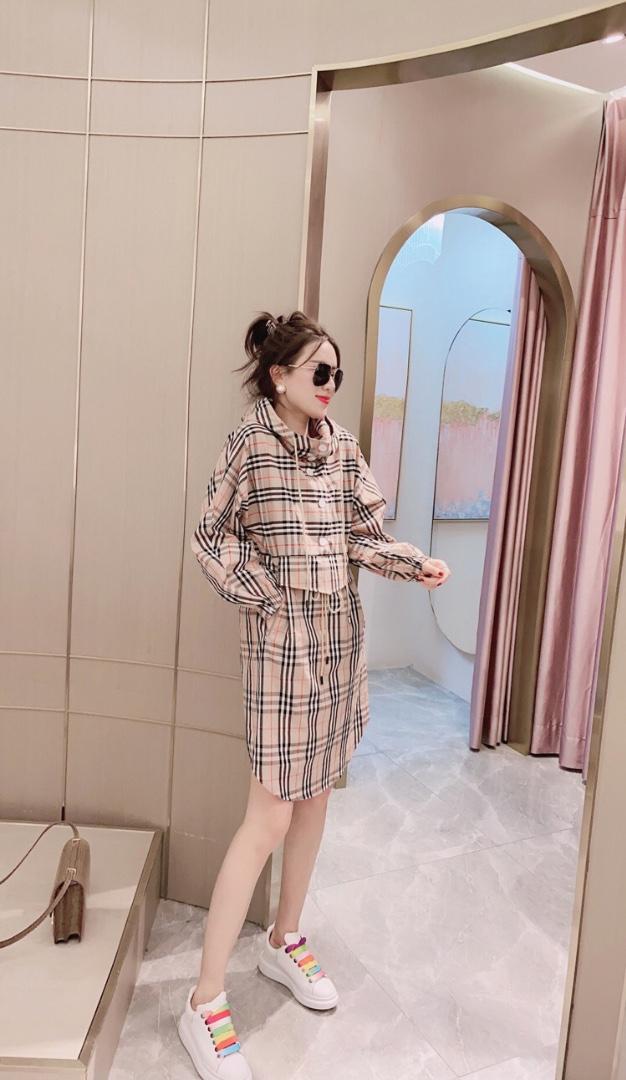 2021春装格子带帽连衣裙，女装连衣裙，莫妮菲