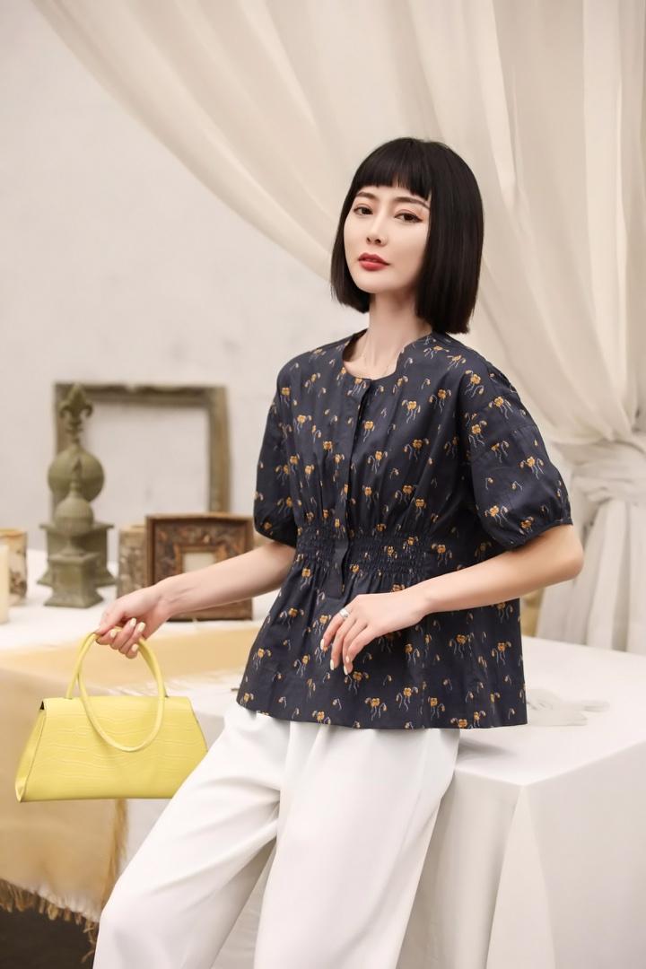 碎花小衫，女装，品炫姿