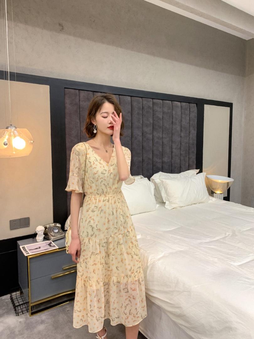 夏季新款韩版碎花连衣裙，女装连衣裙，荷塘月色