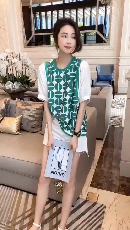 夏季新款小衫，女装，娇姿百合