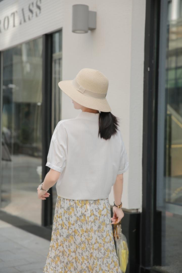 休闲时尚小衫，女装，百变诱惑