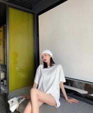 新款OFF～烫片、压花工艺、质感满满～黑，白两色～均码，女装，LOVELS
