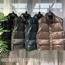 9829 款包容性非常强的马甲简单百搭整个冬季都可以搭，女装马夹，蓝衣可