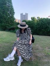 V领碎花连衣裙，女装连衣裙，last name