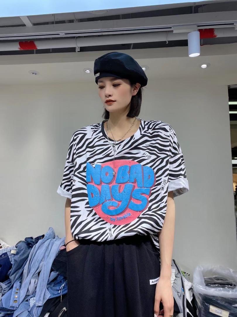 现货：时尚欧韩大版豹纹T恤：三色现货，黑白，粉，黄。，女装T恤，金川古韵