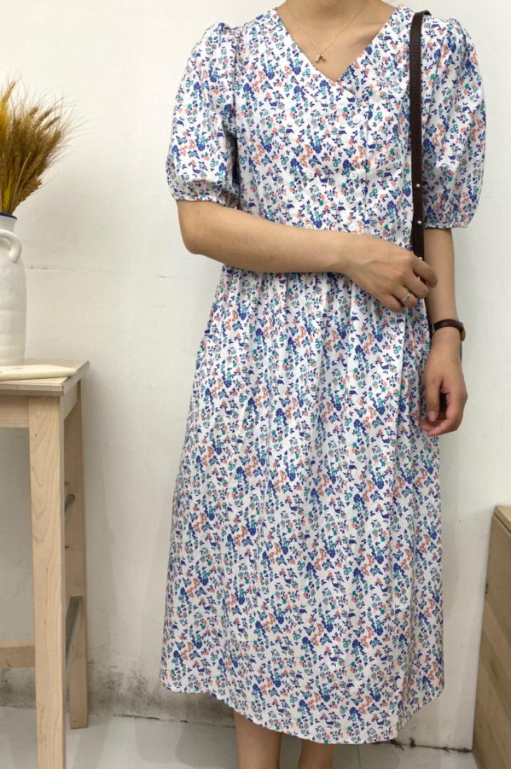 2021夏季新款韩版碎花连衣裙现货，女装连衣裙，雨木其