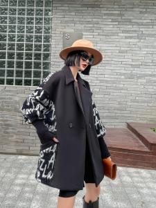 现货 高端设计师款貂绒字母拼接外套，女装，储辰