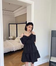 黑色长款蝴蝶结浮雕连衣裙，女装连衣裙，ceelphy