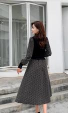 秋冬针织拼接时尚连衣裙，女装连衣裙，秀水百合