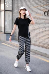 现货供应：休闲时尚套装M一XXL,女装套装/套裙,拉思维加丝