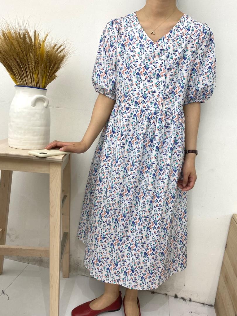 2021夏季新款韩版碎花连衣裙现货，女装连衣裙，雨木其