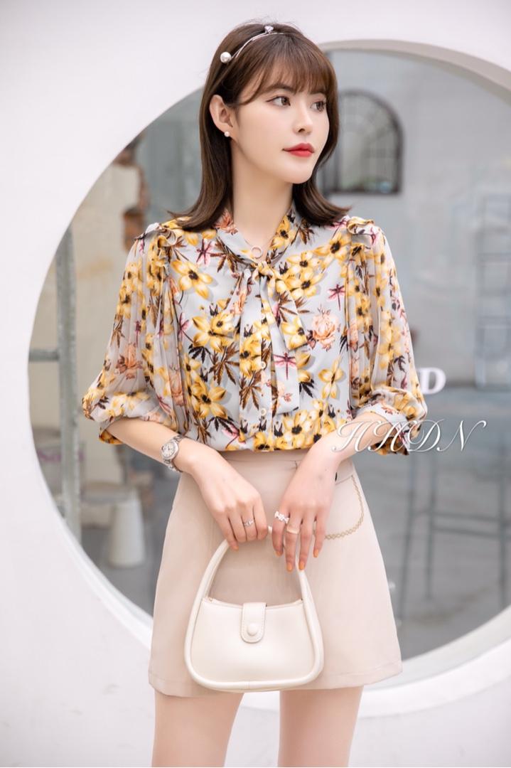 【现货】夏季新款韩版时尚大方女装小衫，女装，红火丹妮