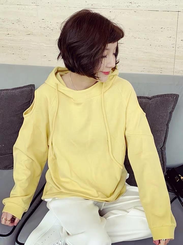 露肩设计风格独特，女装，简单小珍