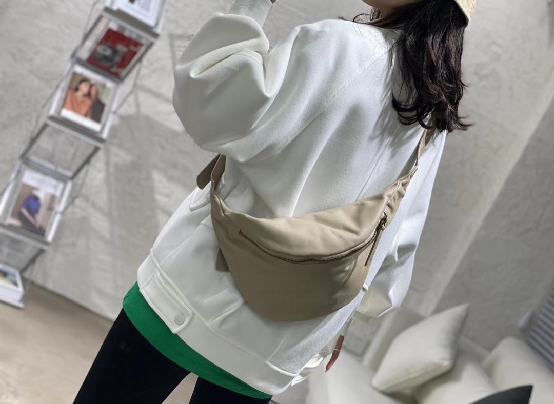 2??0??2??1??春款全面煥新??，女装，AMG
