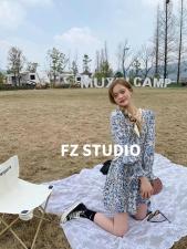 【春季新款】自制蓝色短款碎花裙，女装，FZ