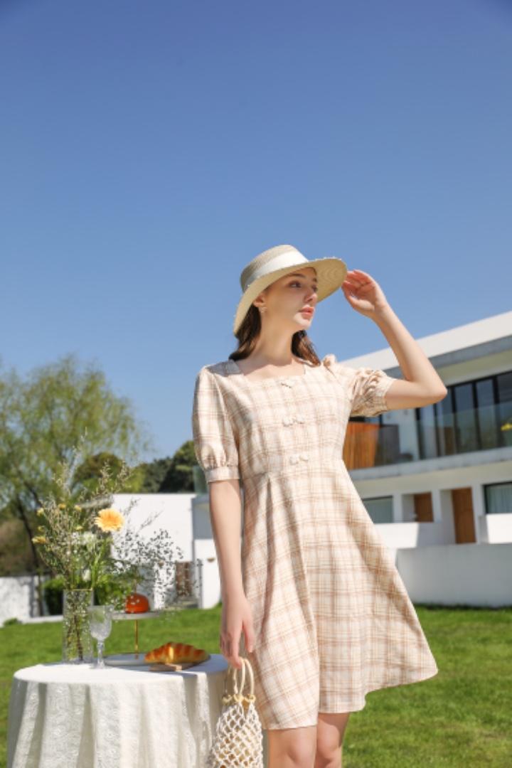 夏季新款精致盘扣格子连衣裙，女装连衣裙，忆思妤
