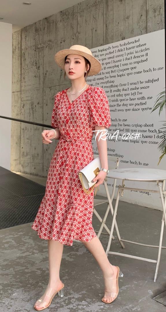 夏季新款碎花连衣裙，女装连衣裙，斯瑞威