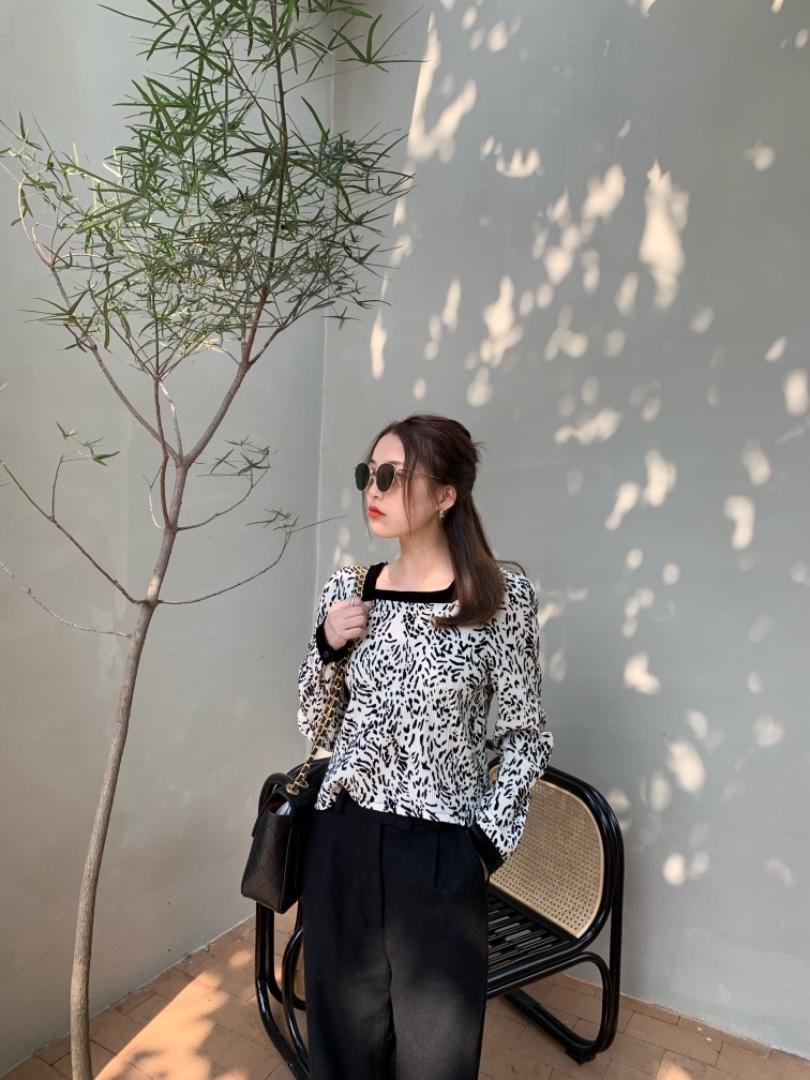黑白方领上衣，女装，莫娜NORA