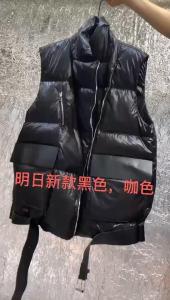 羽绒马甲两个颜色，两个码,女装马夹,简单小珍