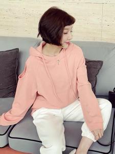 露肩设计风格独特,女装,简单小珍