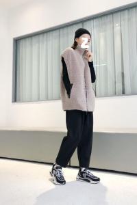设计双面穿羊羔毛皮马甲，意法3277SFR,女装马夹,S·F·R