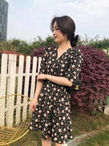 碎花连衣裙,女装连衣裙,喜多多
