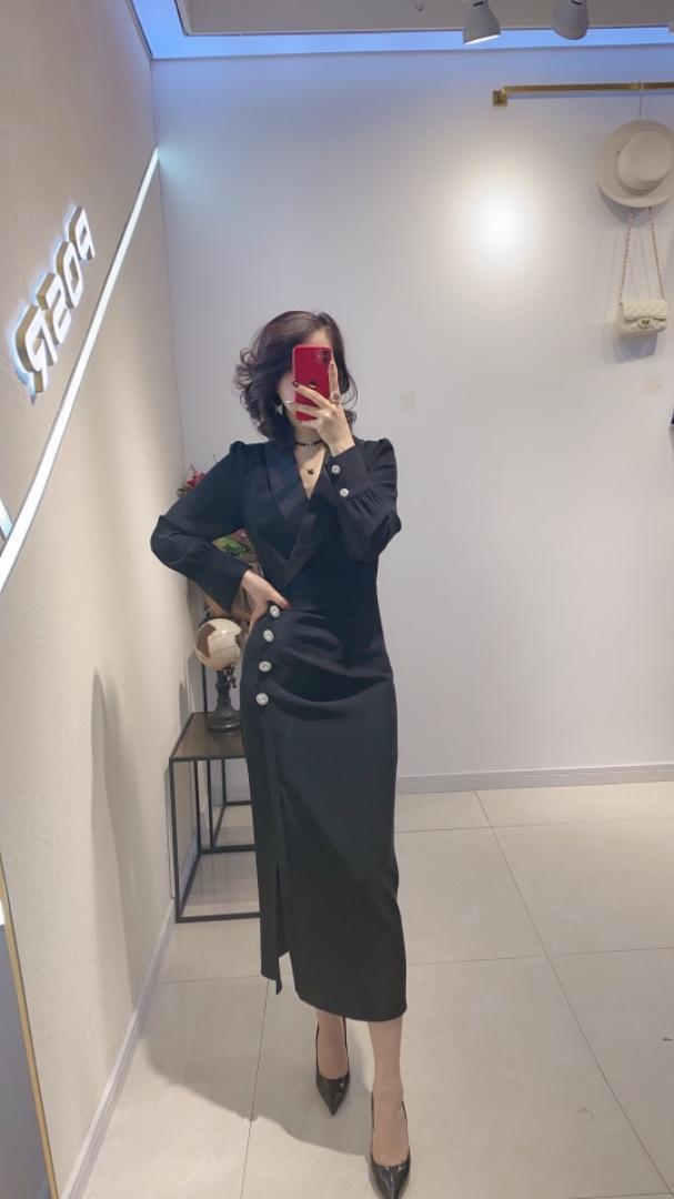新款女人味连衣裙，女装连衣裙，珀莎