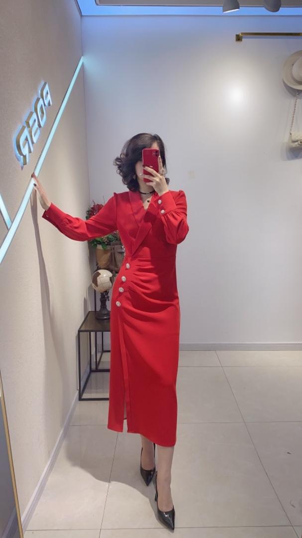新款女人味连衣裙，女装连衣裙，珀莎