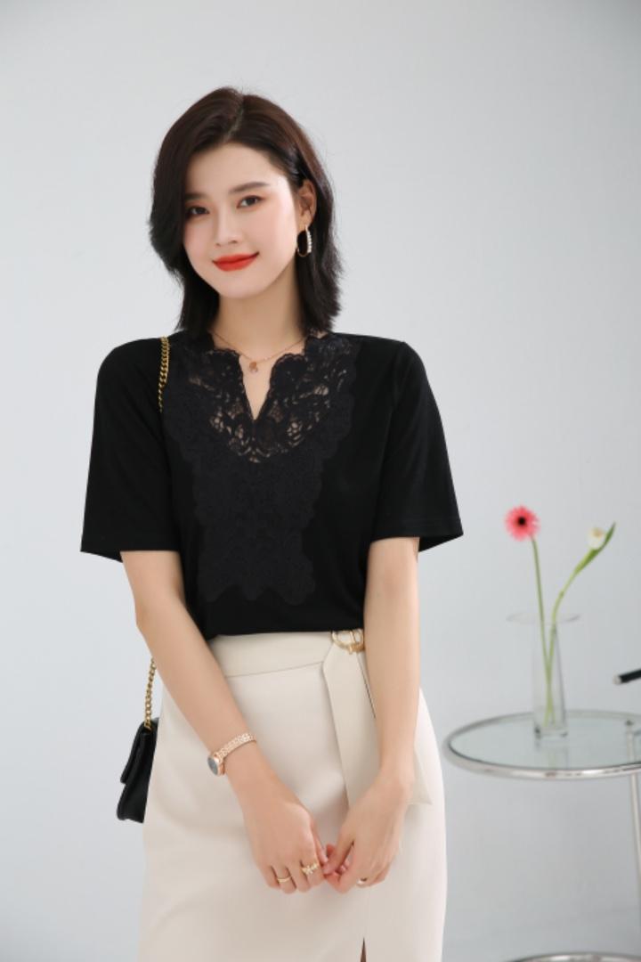 2021夏季新品V领时尚镂空花边刺绣上衣短袖T恤，女装T恤，秋子丰色(3F)