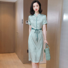 绿色