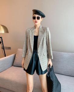 韩版修身时尚舒适格子西装,女装西装,咔蒂妮