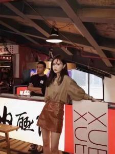 衬衫上衣 鳄鱼皮半裙,女装衬衫,妍妍衣坊