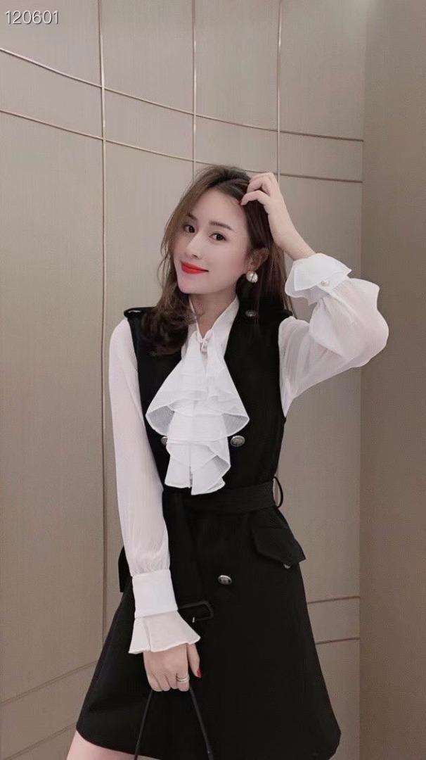 【现货】秋季新款精致女人两件套，其它，名依人