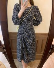 秋季新款碎花连衣裙现货，女装连衣裙，独屿