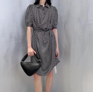 波点既可以体现女性的风情和浪漫，也可以让女性看起来更轻快娇俏,其它,听松