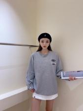 秋季新款2021年初秋新款衬衣袖拼接卫衣，女装卫衣/绒衫，咖啡色