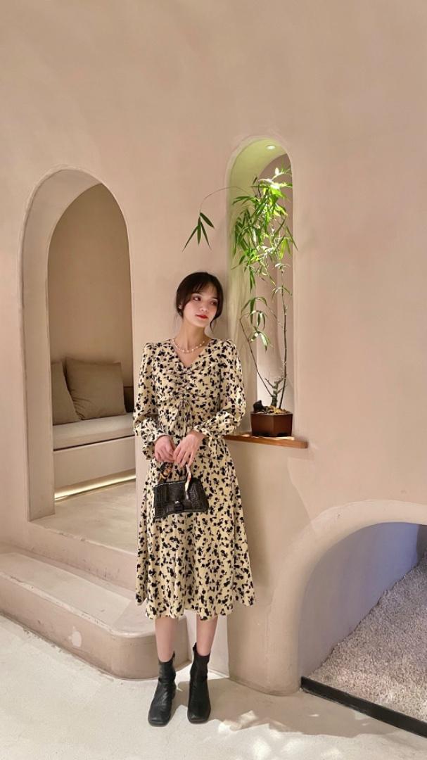 秋装新款百搭款连衣裙m-4xL，女装连衣裙，董与陈