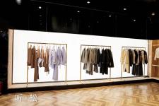 东方服饰文化与哲学观照中探求全新的服装功能、装饰与形式之美。,其它,听松