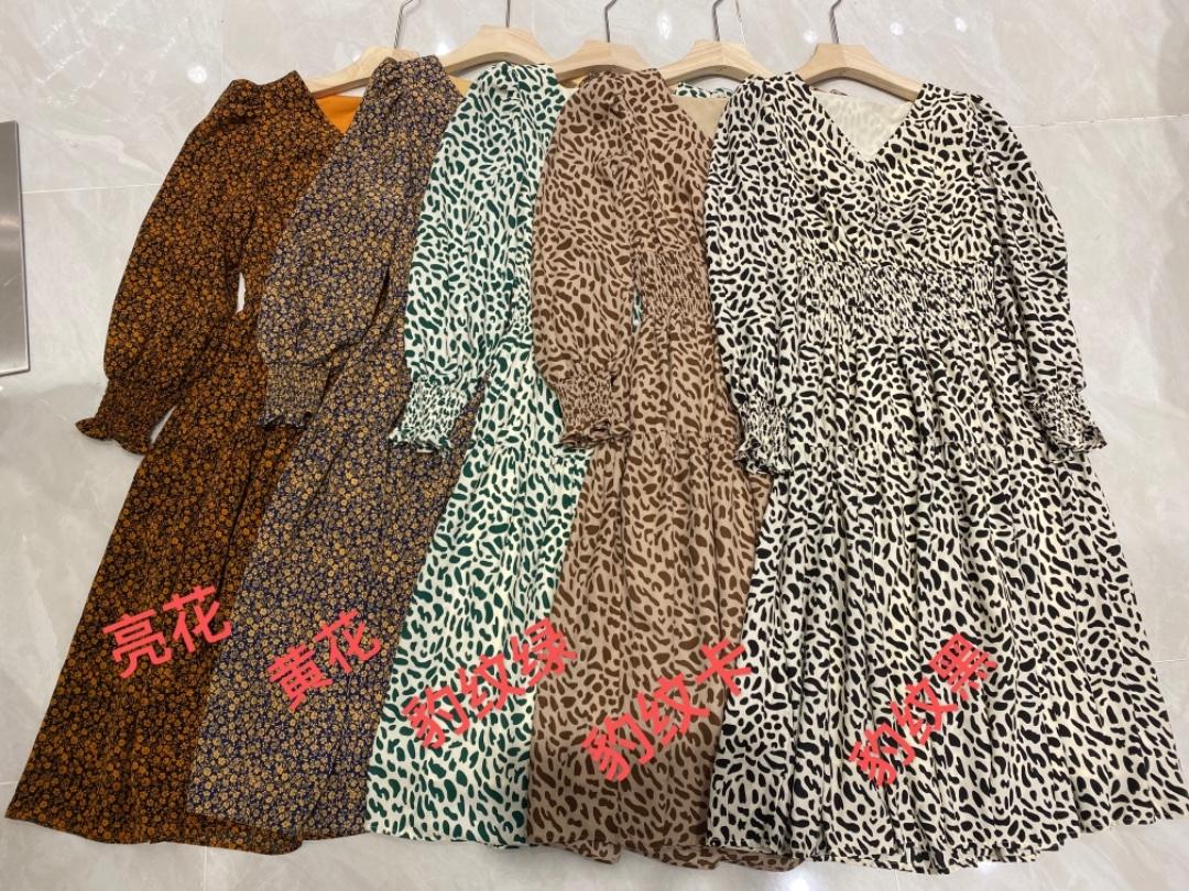 早秋新款8605碎花连衣裙?1801马夹，女装连衣裙，大晶