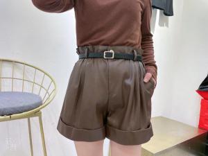 2021秋冬新款休闲欧版大版型花瓣款皮短裤女,其它,Tπ