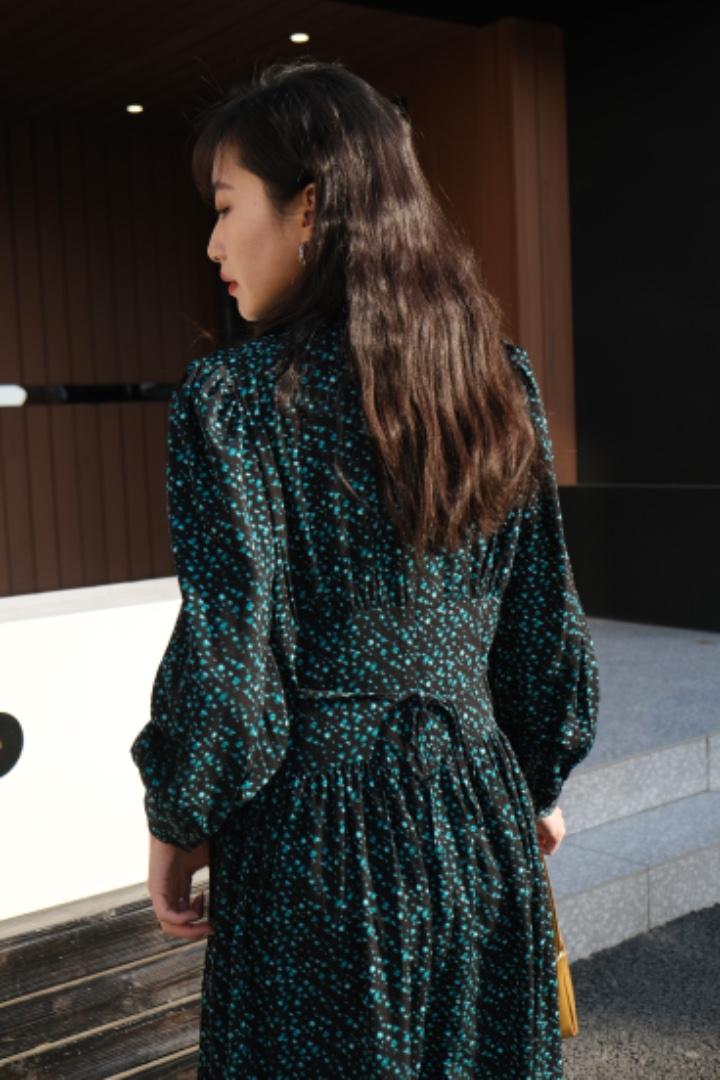 【现货】2021设计师款连衣裙，女装连衣裙，易霏金熙