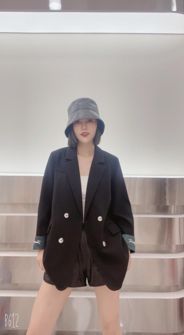 2021秋装新款韩版女装时尚休闲西装外套，女装西装，时尚名门