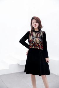【现货】秋季新款 时尚宽松显瘦中长款丝绒连衣裙,女装连衣裙,名怡